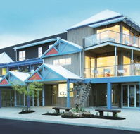 The Island Accommodation - Phillip Island YHA - Sydney 4u