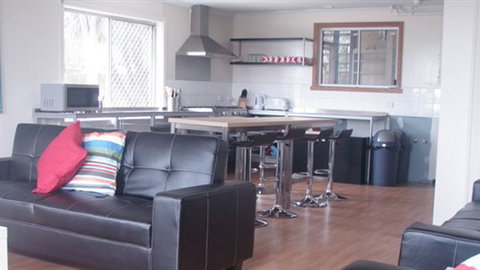 Bells Beach Backpackers - Accommodation Sydney 2