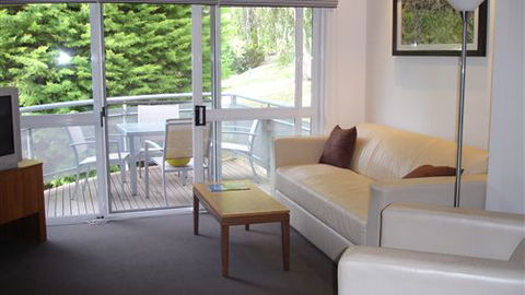 Kunala Chalet - Pinnacle Valley Resort - Accommodation Sydney 0