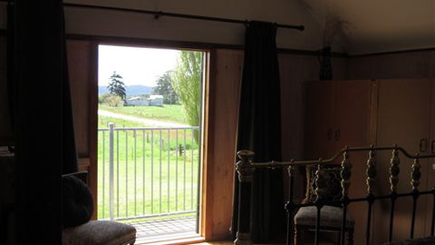 Glenmore Springs Accommodation - Sydney 4u 5