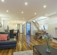 Serenity Torquay Sea View Luxury Beachfront - Sydney 4u
