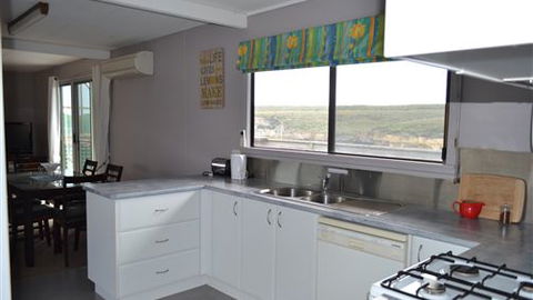 House On The Hill Port Campbell - Accommodation Sydney 5