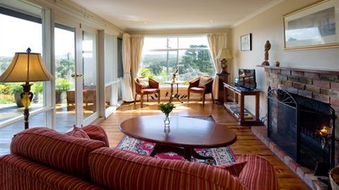 Argus Hill - Daylesford - Sydney 4u 5