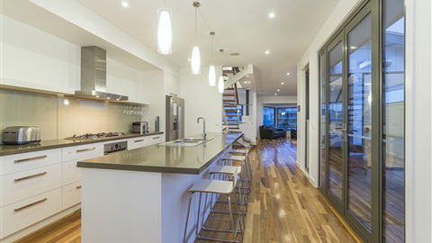 Serenity Torquay Ocean View: Luxury Beachfront - Sydney 4u 1