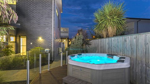 Serenity Torquay Ocean View: Luxury Beachfront - Sydney 4u 5