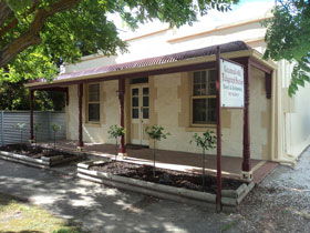 Greenock's Old Telegraph Station - Sydney 4u 0