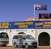 Radeka Downunder Underground Motel and Backpacker Inn - Sydney 4u