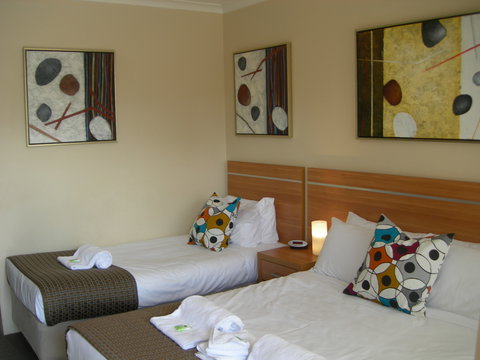 3 Sisters Motel & Cottage - Accommodation Sydney 1