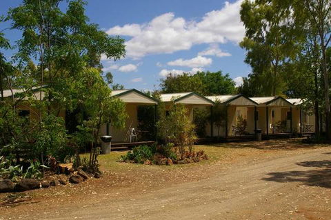 Bedrock Village Caravan Park - Sydney 4u 0