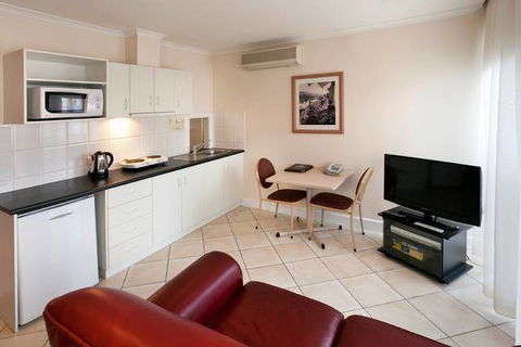 BEST WESTERN Ensenada Motor Inn & Suites - Accommodation Sydney 1
