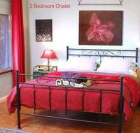 Bettenay's Lakeside Loft Spa Apartment - Sydney 4u
