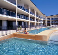 Boathouse Resort Tea Gardens - Sydney 4u