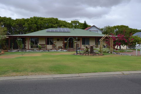 Busselton Marina Bed & Breakfast - Accommodation Sydney 9