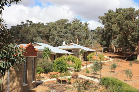 Hotham Ridge Winery & Cottages - Accommodation Sydney 2