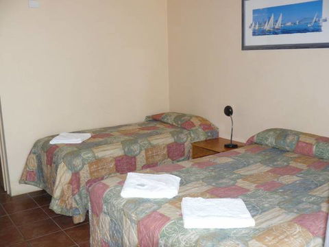 Jurien Bay Hotel Motel - Sydney 4u 5