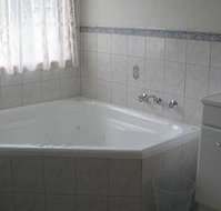 Macburn Self Contained Cottages Dog Friendly - Accommodation Sydney