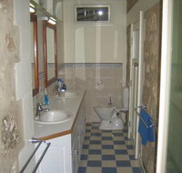 MacDonnell House Naracoorte Cottages - Accommodation Sydney