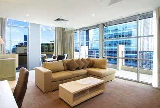 Oaks On Lonsdale - Accommodation Sydney 3