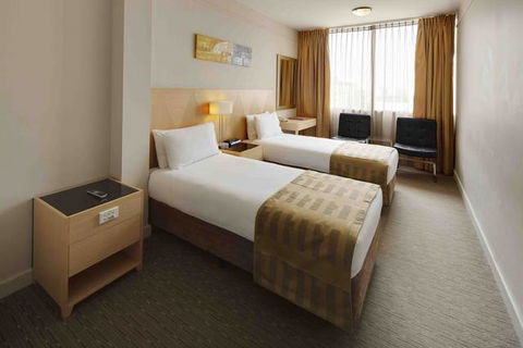 Quality Hotel Ambassador Perth - Sydney 4u 9