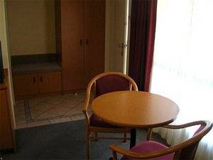 Reef Motor Inn - Accommodation Sydney 4