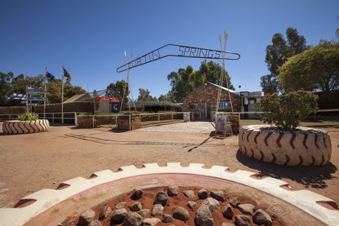 Curtin Springs Wayside Inn - Sydney 4u 10