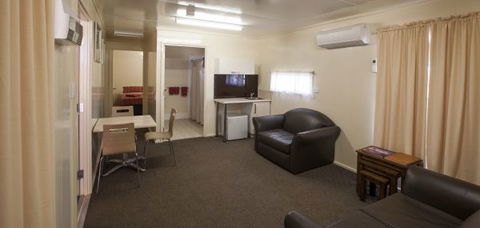 Curtin Springs Wayside Inn - Sydney 4u 15