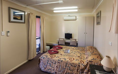 Curtin Springs Wayside Inn - Sydney 4u 17