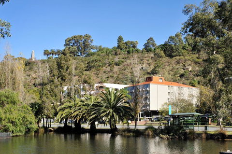 Sullivans Hotel - Accommodation Sydney 4