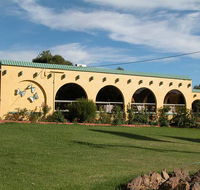 Tarcutta Halfway Motor Inn/Horse Hotel - Accommodation Sydney