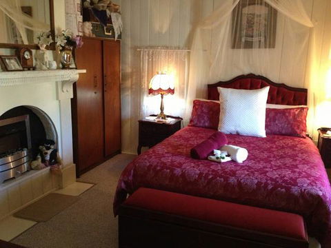 Tenterfield Luxury Historic C1895 Cottage - Sydney 4u 1
