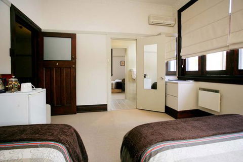 The Bank Guesthouse - Sydney 4u 5
