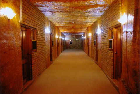 The Lookout Cave Underground Motel - Sydney 4u 3