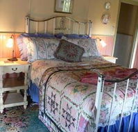 The Witches Garden - Cottage on the Creek - Sydney 4u
