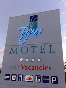 Tropixx Motel And Restaurant - Sydney 4u 6