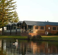Two Shores Holiday Village - Sydney 4u
