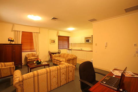 ULTIQA Rothbury Hotel - Accommodation Sydney 2