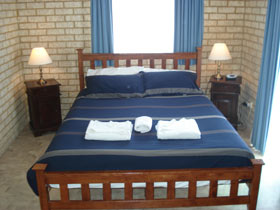 Baywatch Manor Augusta YHA - Accommodation Sydney 3