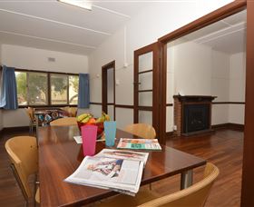 Governors Circle - Sydney 4u 1