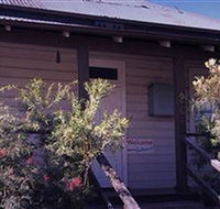 Bottlebrush Backpackers