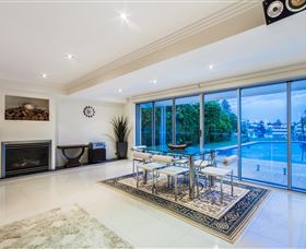 The Grand Broadbeach - Vogue Holiday Homes - Accommodation Sydney 3