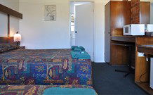 Adrian Motel - Forbes - Sydney 4u 0