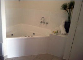 Charm City Motel - Accommodation Sydney 2