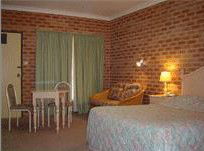 Country Gardens Motor Inn - Accommodation Sydney 1