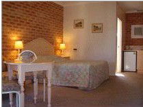 Country Gardens Motor Inn - Accommodation Sydney 2