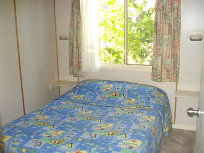 Paradise Park Cabins - Sydney 4u 1