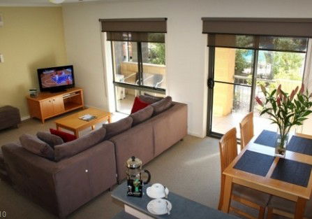 Quest Warrnambool - Sydney 4u 2