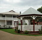 California Manor Bed and Breakfast - - Sydney 4u