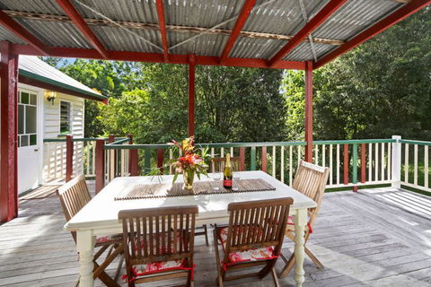 Noosa Avalon Farm Cottages - Sydney 4u 4