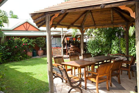 Cooktown YHA - Sydney 4u 0