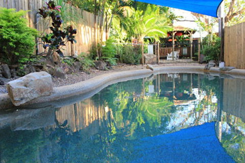 Cooktown YHA - Sydney 4u 3